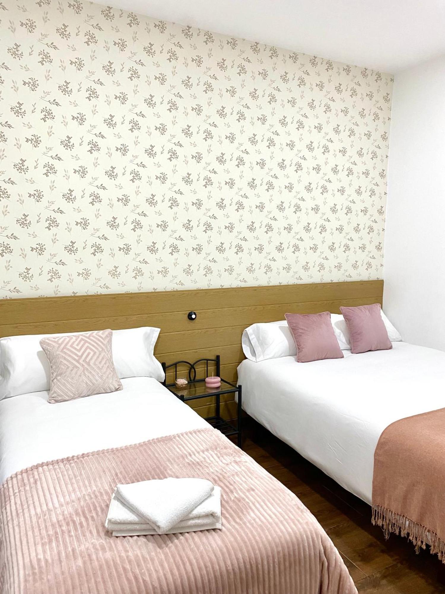 Apartamentos Fuencarral II Madrid Cameră foto